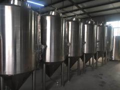 二手啤酒設備供應 300升糖化罐、600升發酵罐及冰水罐等全套設備